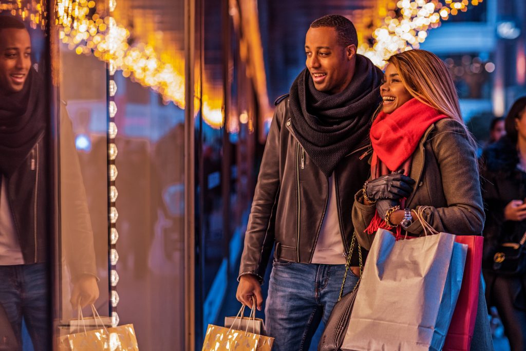 Beautiful Couple Christmas Shopping Beautiful Couple Christmas Shopping